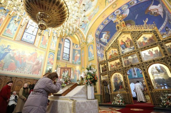 Metropolit Porfirije povodom Uskrsa predvodio svečanu arhijerejsku liturgiju