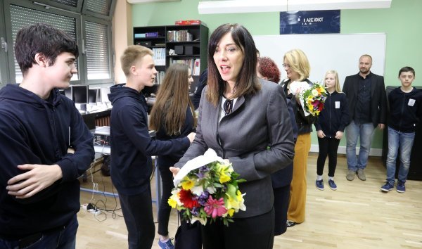 Ministrica Blaženka Divjak u OŠ Ivana Cankara u Zagrebu