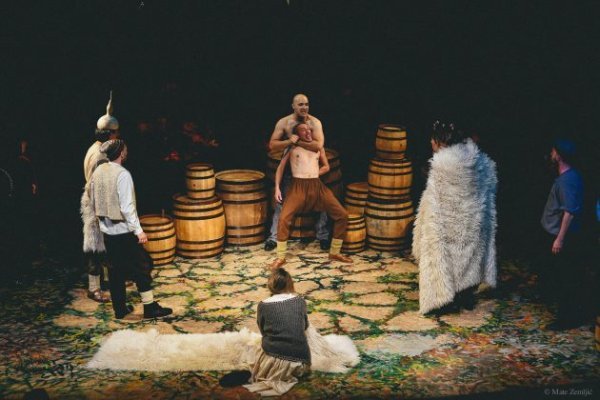 Predstava Hamleta u selu Mrduša Donja