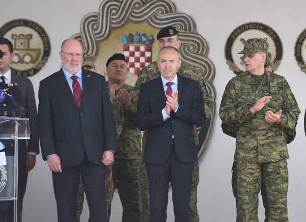 Američki veleposlanik Robert Kohorst i ministar obrane Damir Krstičević