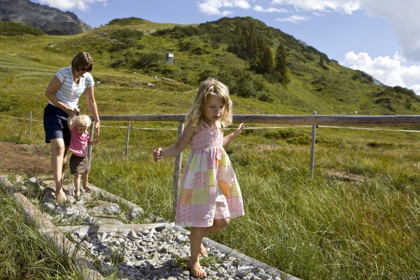 Barefoot-path_Alpenregion-Bludenz-Tourismus-GmbH