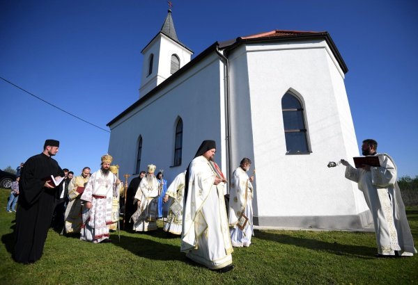 Patrijarh srpski Irinej blagoslovio obnovljeni Hram Svetog proroka Ilije u mjestu Mlaka