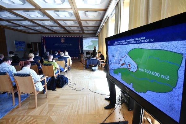 Goran Marić, Kolinda Grabar Kitarović i Milan Bandić o ustupanju šume na Pantovčaku