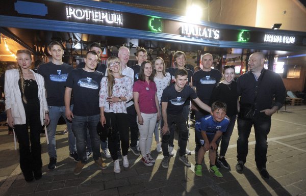 Igrači Futsal Dinama radili su kao konobari