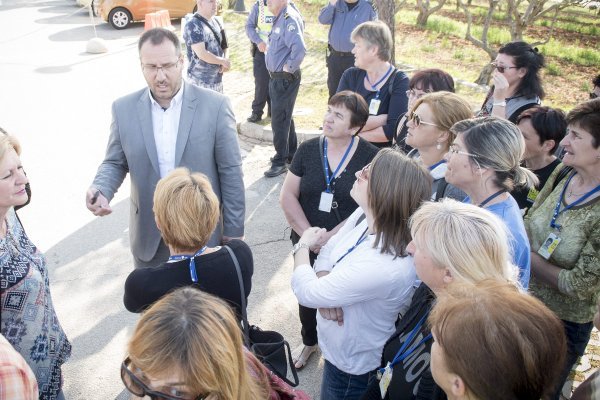 Prosvjed zaposlenica tvrtke DUD koje održavaju čistoću na aerodromu Resnik