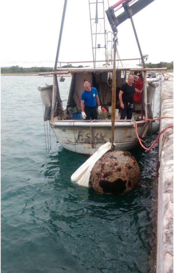 Vađenje protubrodske mine