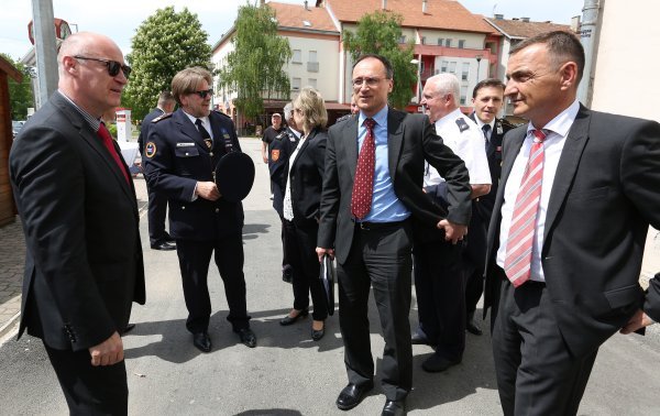 U Otočcu Svečanom sjednicom obilježen je Dan vatrogastva i zaštitnika vatrogasaca Svetog Florijana