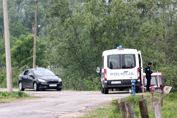 Nakon višesatnih pregovora predao se muškarac koji je pucao po obiteljskoj kući