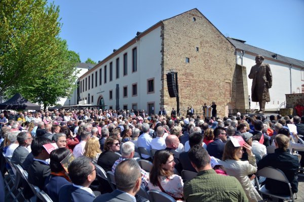 Grad Trier na poklon od NR Kine dobio kip Karla Marxa