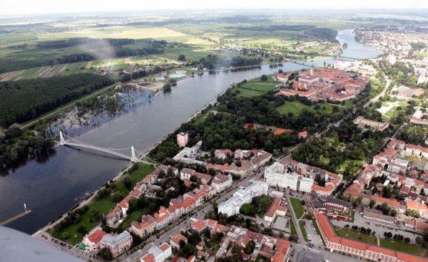 'Osijek i Dublin dvije su polovice pješčanoga sata, s time da je Osijek gornja polovica', piše FAZ Vlado Kos/Cropix