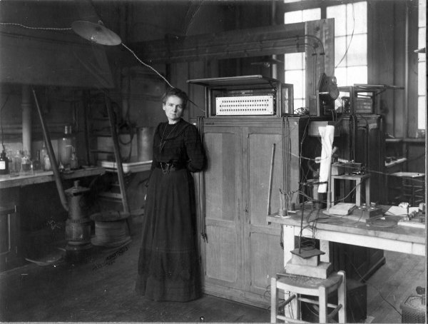 Marie Curie jedna je od rijetkih žena koja je dobila Nobelovu nagradu, i to dva puta, za fiziku i kemiju