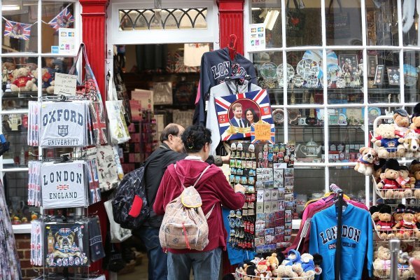 Suveniri za kraljevsko vjenčanje Meghan Markle i princa Harryja