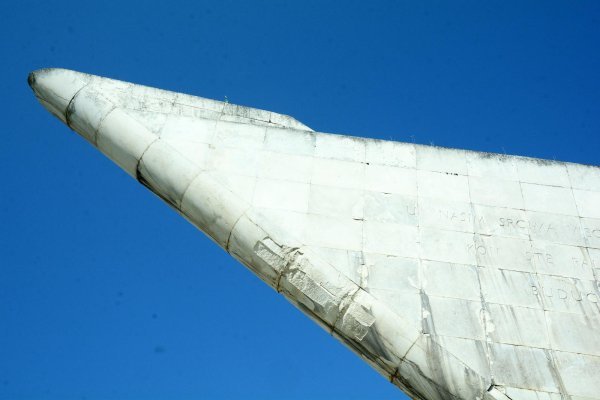 Spomenik Zastava autora Antuna Augustinčića