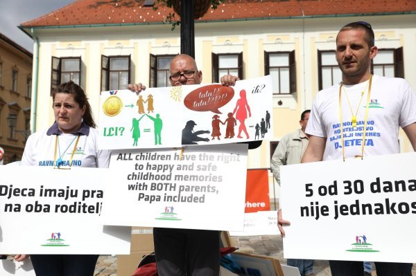 Udruga za ravnopravno roditeljstvo prosvjedom upozorila na neravnopravan položaj očeva