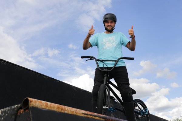 Osječanin Igor Vukadinović Poky profesionalni je vozač BMX-a i jedini sudac u Hrvatskoj za BMX koji će s još dva suca iz cijelog svijeta ove godine ocjenjivati na Olimpijadi mladih u Argentini