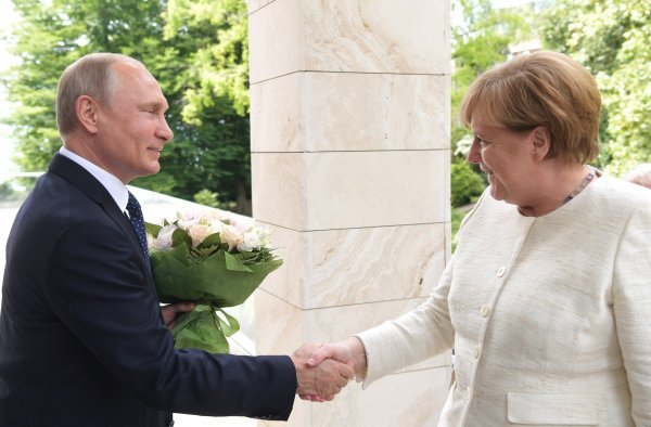 Vladimir Putin i Angela Merkel