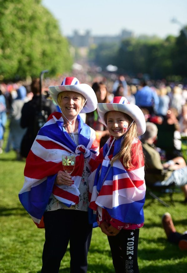 Atmosfera na ulicama uoči početka kraljevskog vjenčanja