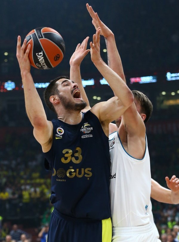 Real Madrid - Fenerbahče (Nikola Kalinić)