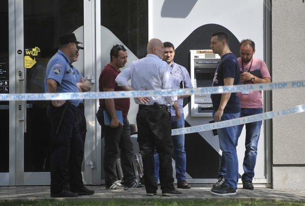 Pokušaj pljačke Raiffeisen banke na Laništu