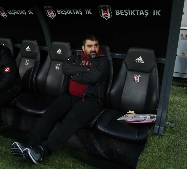 Umit Ozat, turski trener