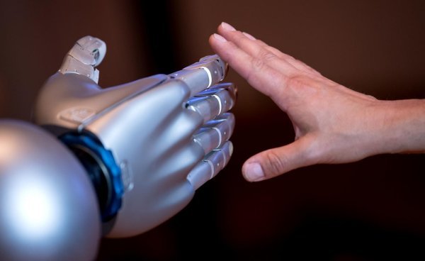 Robot za starije osobe