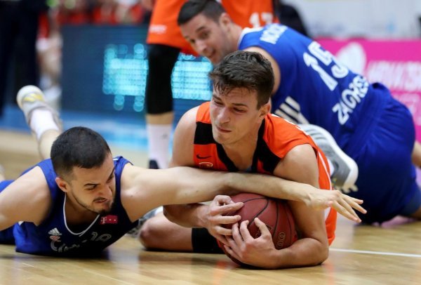 Borba za loptu Cedevite i Cibone