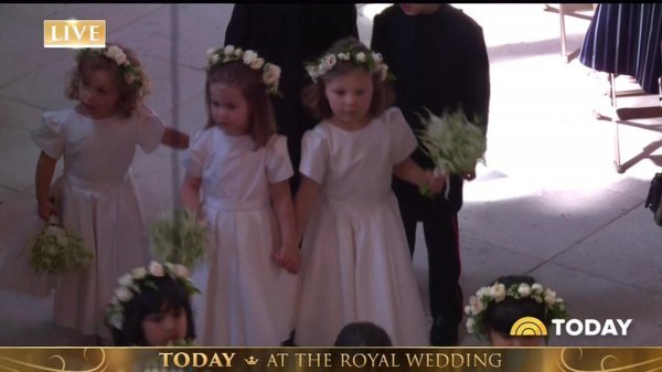 Ulazak djevera i djeveruša u crkvu na vjenčanju princa Harryja i Meghan Markle