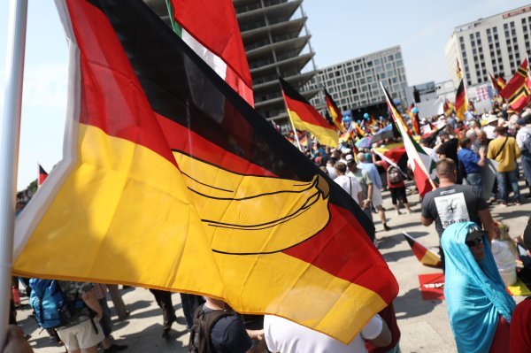 Berlin: Prosvjed pristaša stranke AfD protiv vlade Angele Merkel