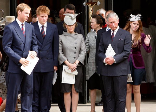 Princ Charles sa sinovima princom Harryjem i Williamom