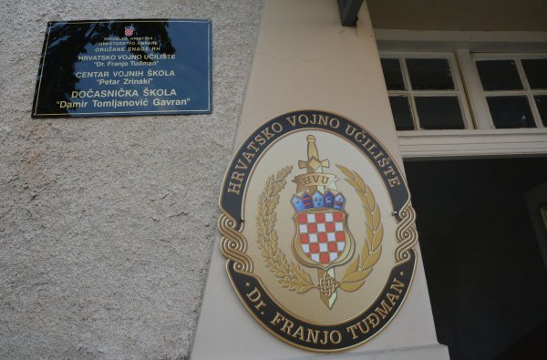 Otkrivanje spomen poprsja Damira Tomljanovića Gavrana