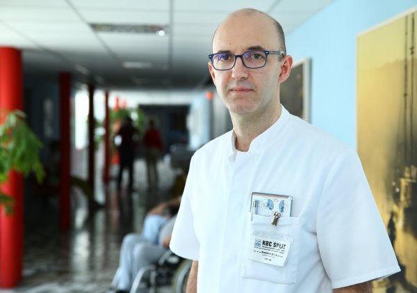 Dr. Krešimir Dolić, predstojnik Klinike za radiologiju: Godinama nastojimo ugurati dvije litre tekućine u bocu od litre