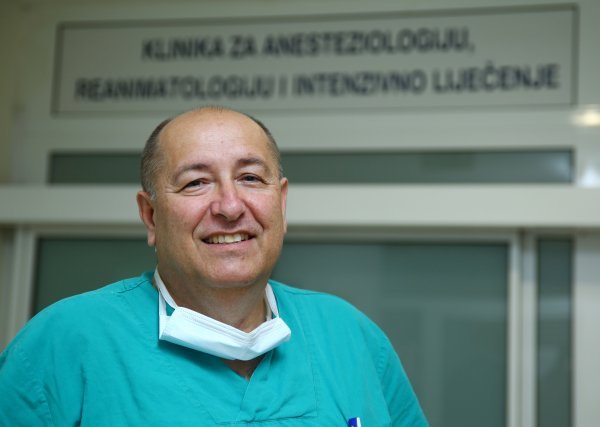 Predstojnik Klinike za anesteziologiju dr. Nenad Karanović: Zašto nema anesteziologa? Zato što je specijalizacija teška, posao naporan, a plaća nije dovoljno poticajna