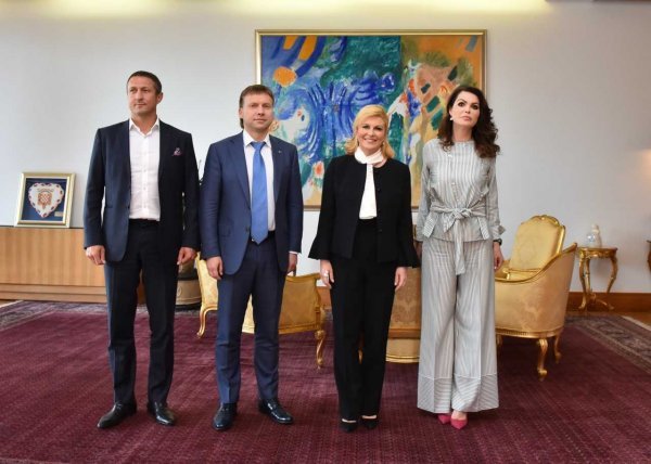 Sergej Volk, Maksim Poletajev, Kolinda Grabar Kitarović i Oksana Dvinski na Pantovčaku 