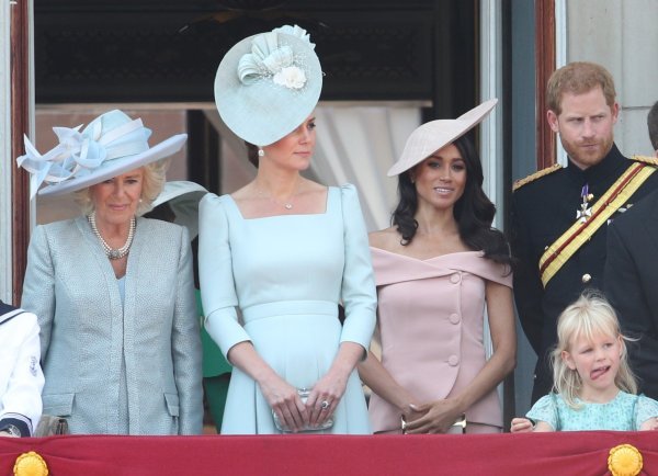 Meghan Markle prvi put s kraljevskom obitelji na balkonu Buckinghamske palače