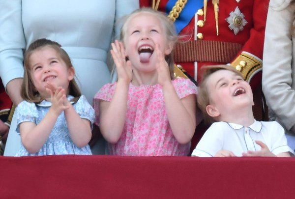 Najmlađi članovi kraljevske obitelji - prince George i princeza Charlotte te princeze Savannah i Isla Phillips