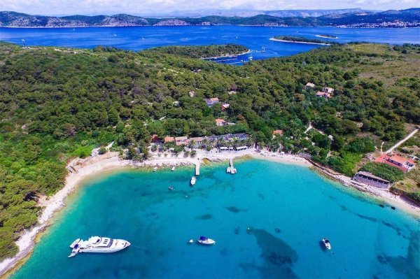 Restoran Zori na hvarskoj Palmižani