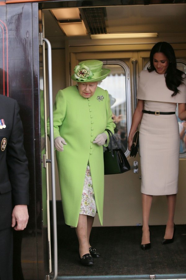 Kraljica Elizabeta i Meghan Markle