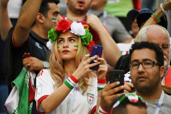Iranske navijačice na utakmici protiv Maroka