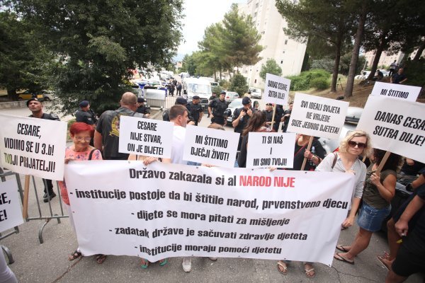 Prosvjed protiv ovrhe nad dječakom Cesareom