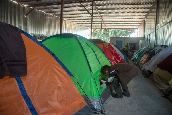 Djeca migranata u izbjegličkom kampu