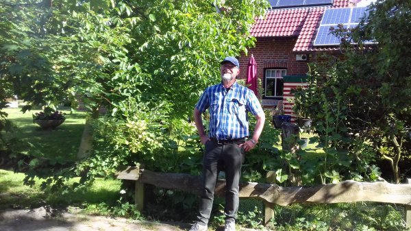 Klaas Bakker ispred svoje kuće na otoku Borkumu