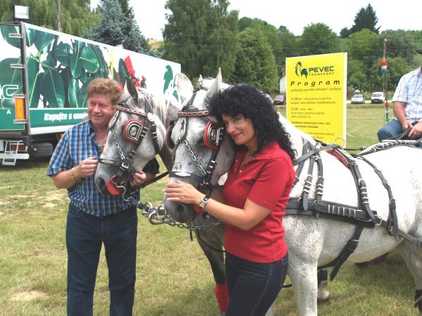 Višnja i Zdravko Pevec na svom imanju prije 11 godina