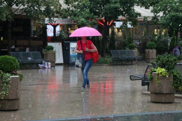 Najavljeno nevrijeme donijelo kišu, vjetar i značajan pad temperature