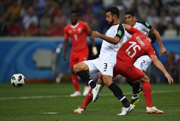 Giancarlo Gonzalez u duelu