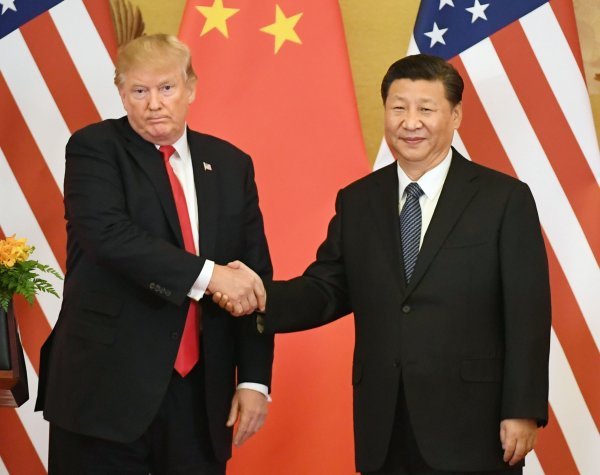 Američki predsjednik Donald Trump s kineskim kolegom Xi Jinpingom
