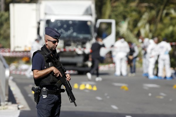 Policija u Nici nakon napada REUTERS/Eric Gaillard