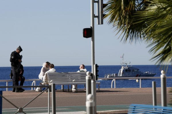 Policija u Nici REUTERS/Eric Gaillard