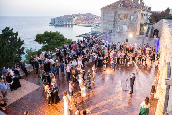 Oceani. Pogled na svijet kroz dijalektiku plime i oseke