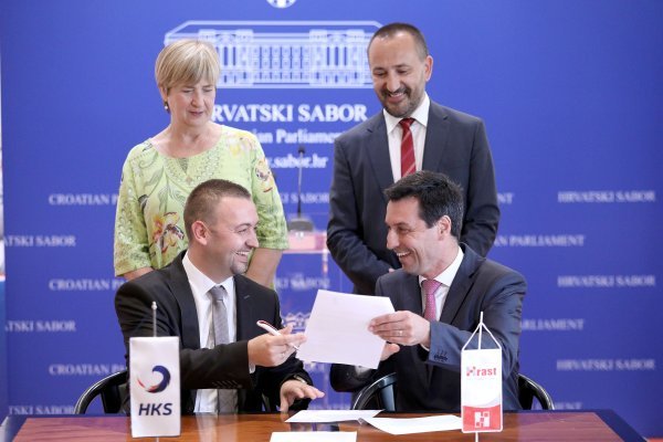 Hrast i HKS potpisali Deklaraciju o političkoj suradnji