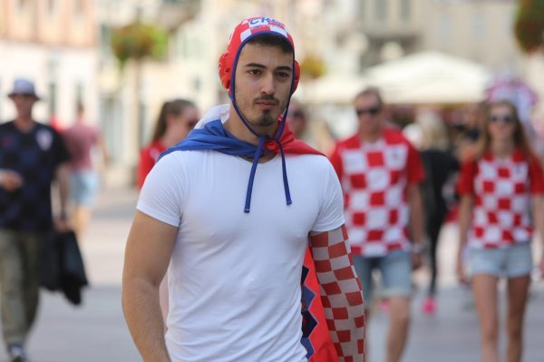 Rijeka: Navijači u centru grada uoči finala Svjetskog nogometnog prvenstva